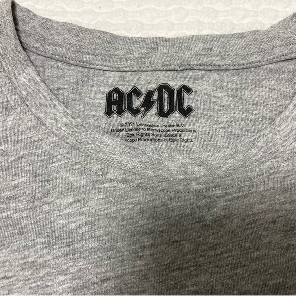 AC/DC T-SHIRT - Size Medium - Picture 3 of 6